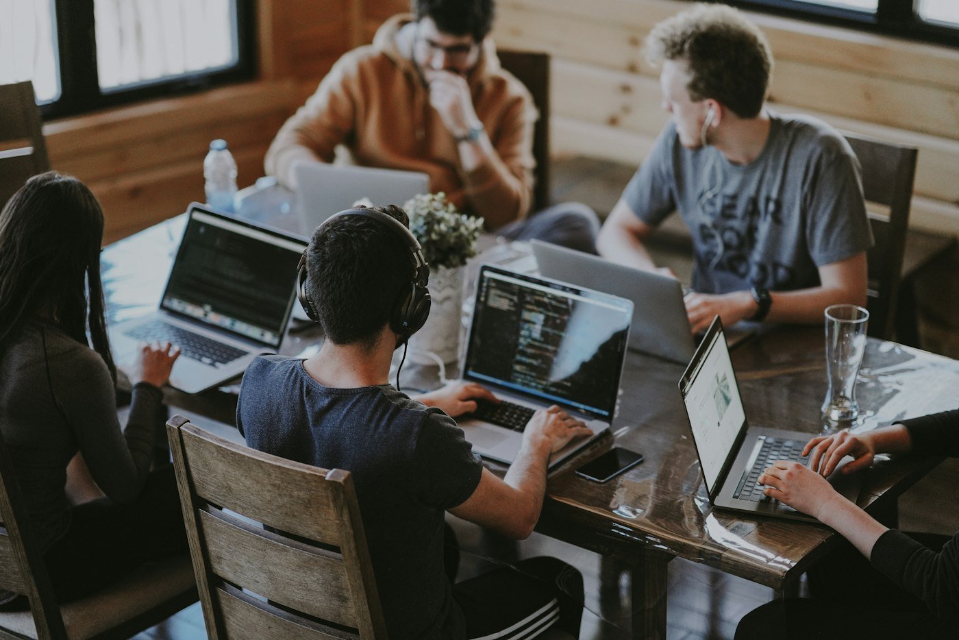 Estudio de creación y desarrollo de páginas web profesionales.